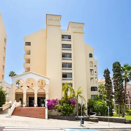 Wonderful 2 Bedroom Location דירה *